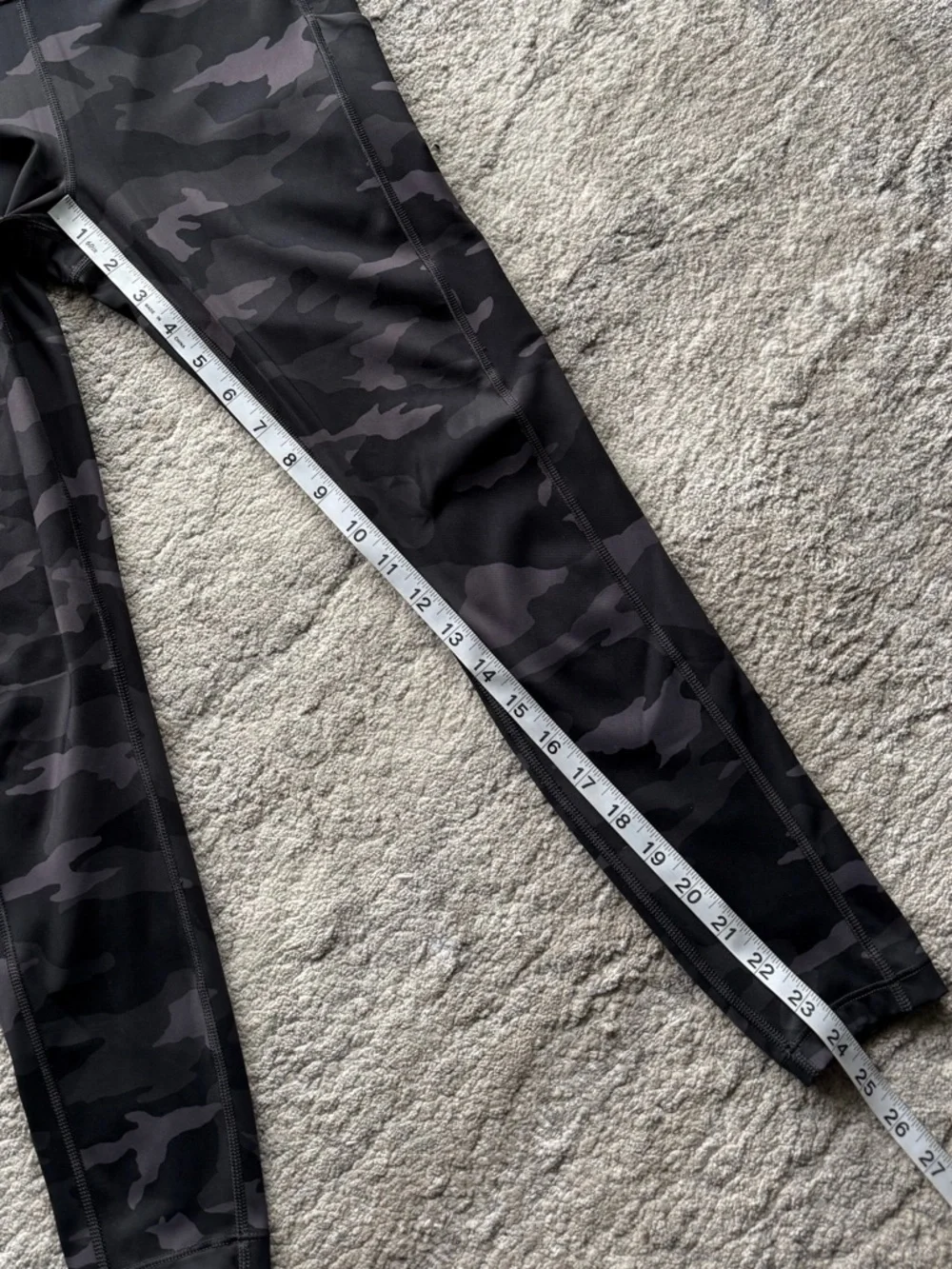 Athleta Ultimate Camo Stash Pocket 7/8 Tight | S